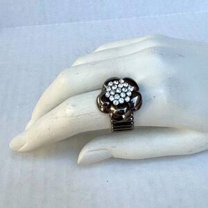 Cookie Lee Stretch Crystal flower Ring